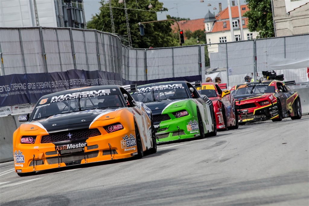 Finalens fire bedste DTC-kørere ved Copenhagen Historic Grand Prix: Casper Elgaard, Dennis Lind, Sebastian Aarvik og Mikkel C. Johansen. De to byttede dog plads på sidste
(Foto: Dennis Riisager)